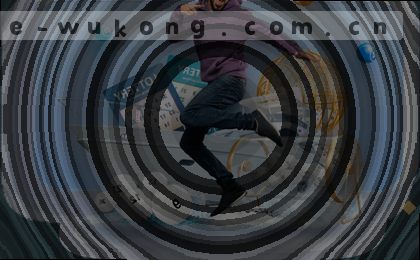 蓝色数据面板覆盖球员跑动热图